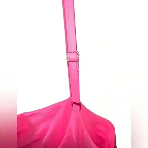 Xl Barbie pink workout dress with shorts, keyhole back, front split. Adj straps. - Picture 3 of 11